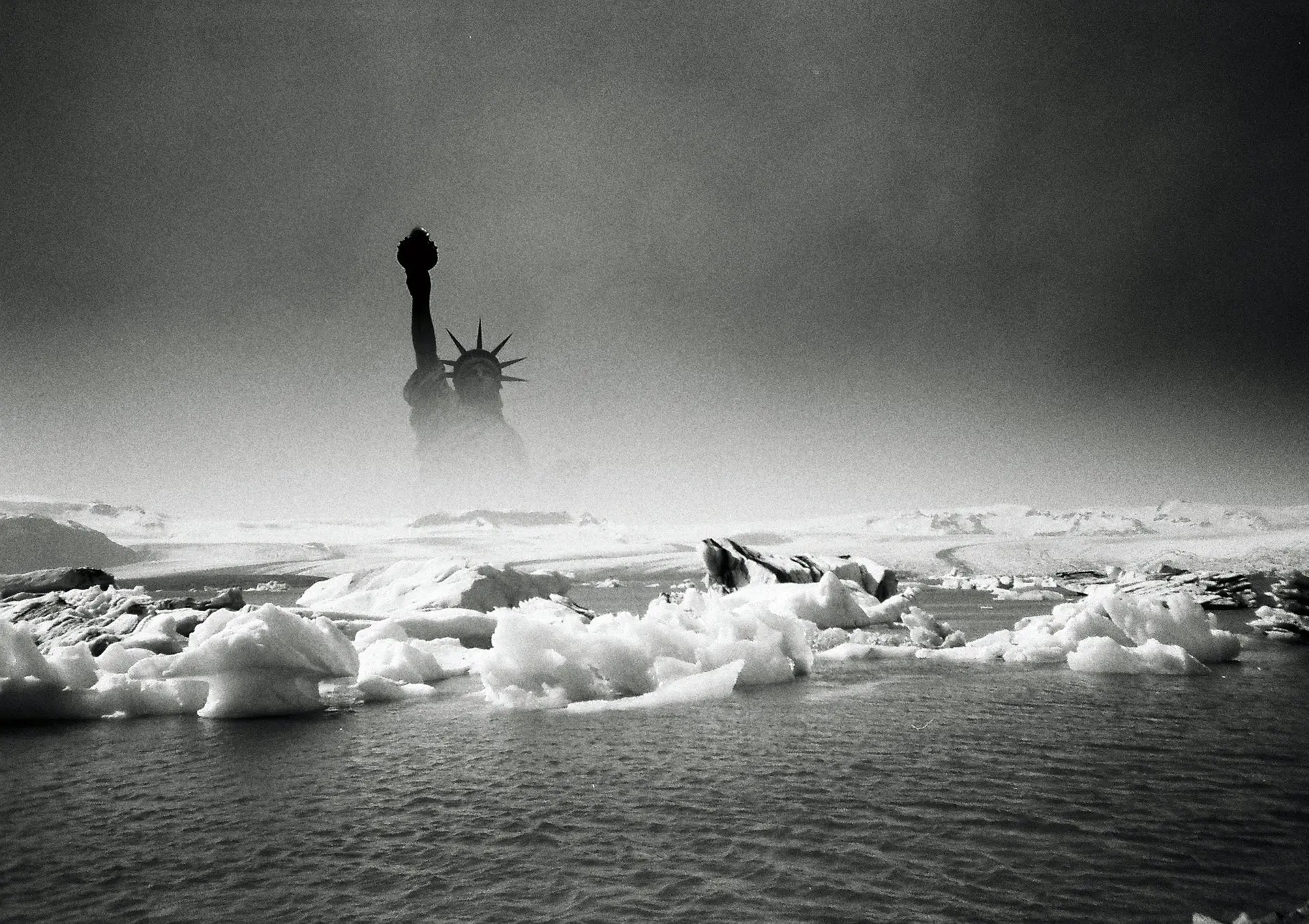 Black & White Film Gallery - Mission | 後藤芳貴 Yoshitaka Goto